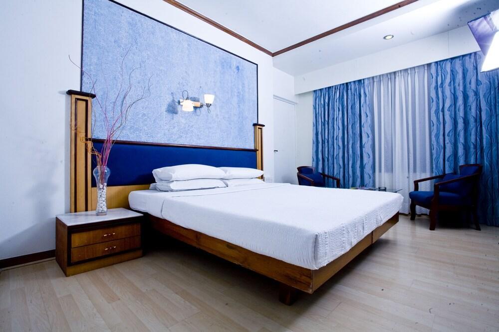 The President Hotel Shivajinagar Pune Dış mekan fotoğraf