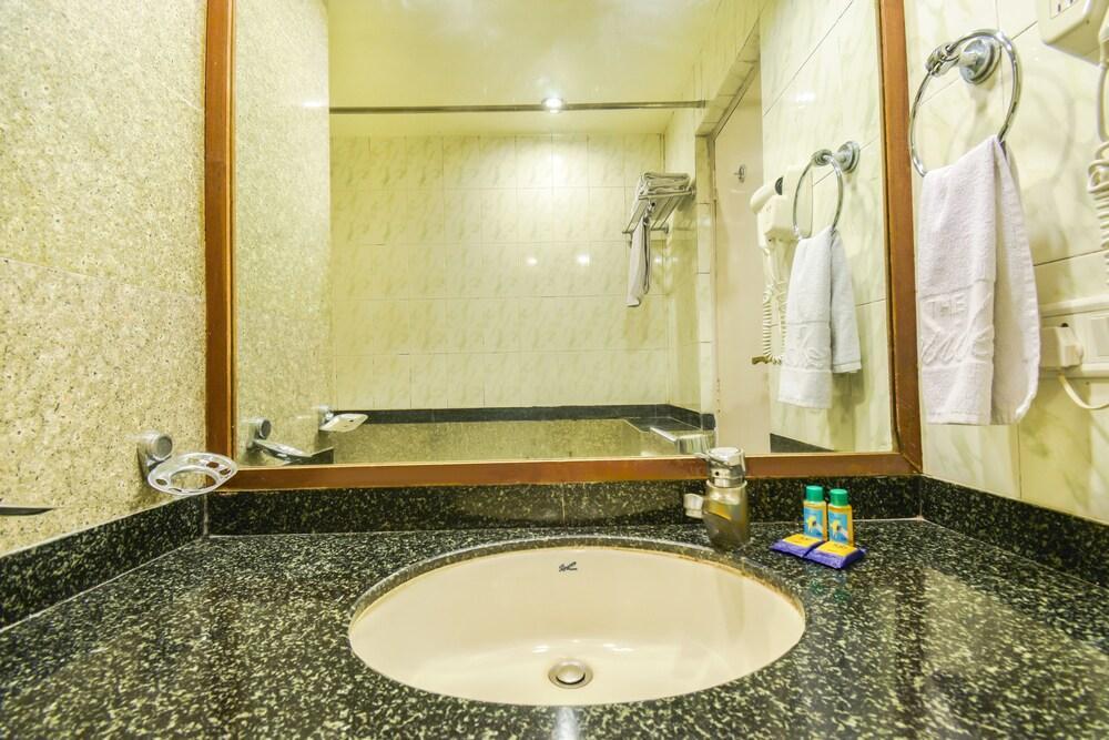 The President Hotel Shivajinagar Pune Dış mekan fotoğraf